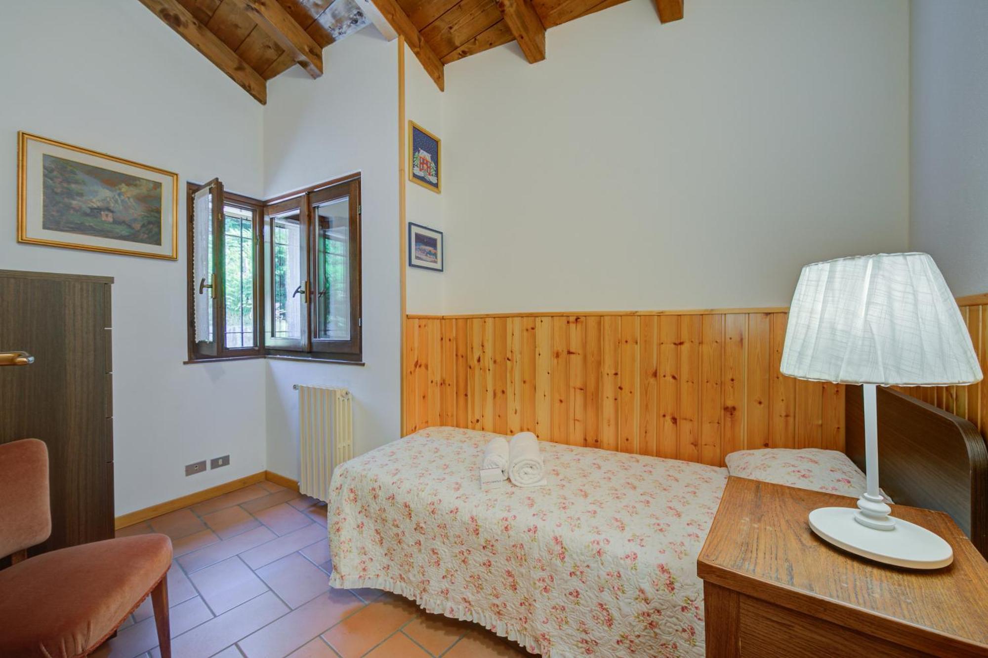 Villa Il Castagno Few Min From Beach - Happy Rentals Castelveccana Extérieur photo